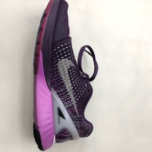 Size 6 women’s Nike Lunarglide 7